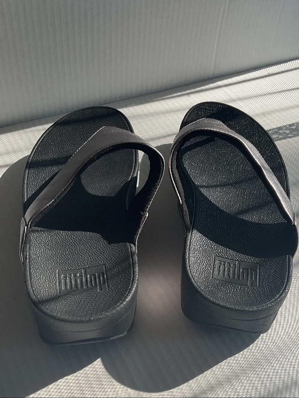 FitFlop ladies Metallic Bronze Toe-Post Sandals